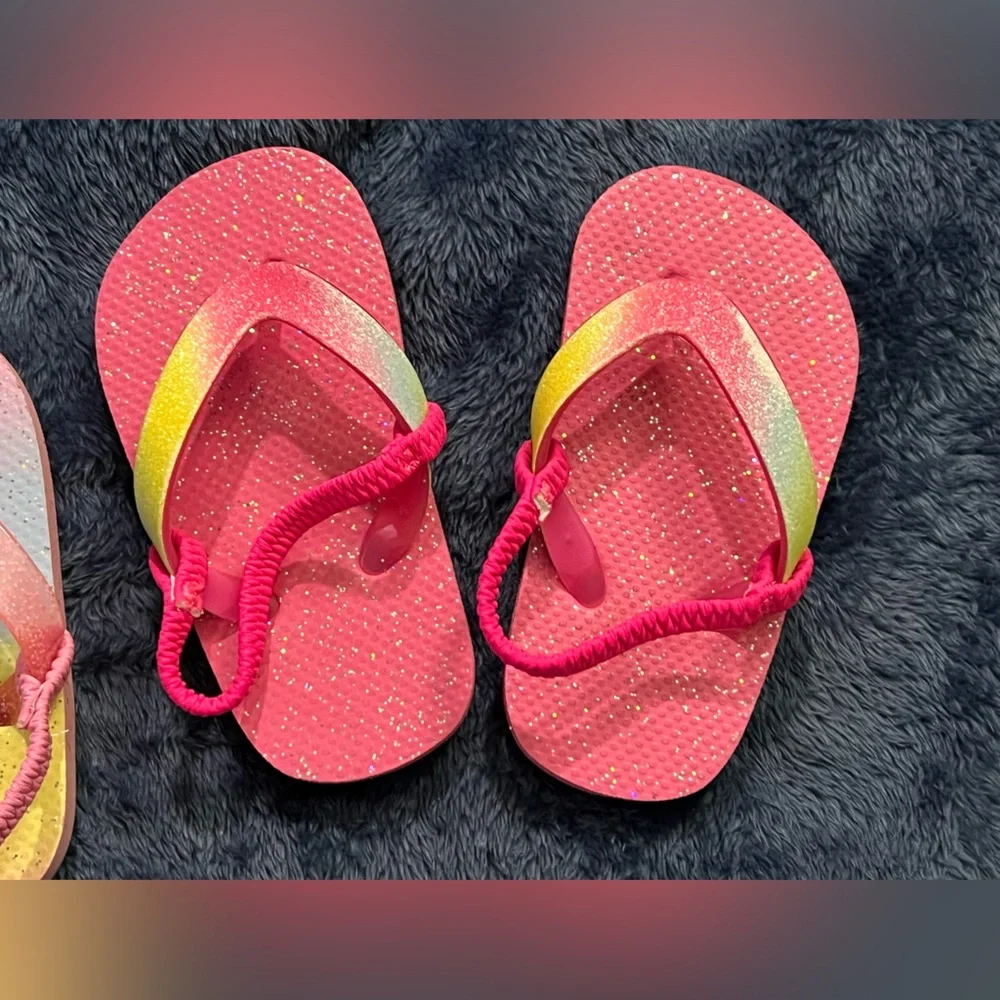Two (2) Pairs of Girls Size L (6/7) Flip Flops